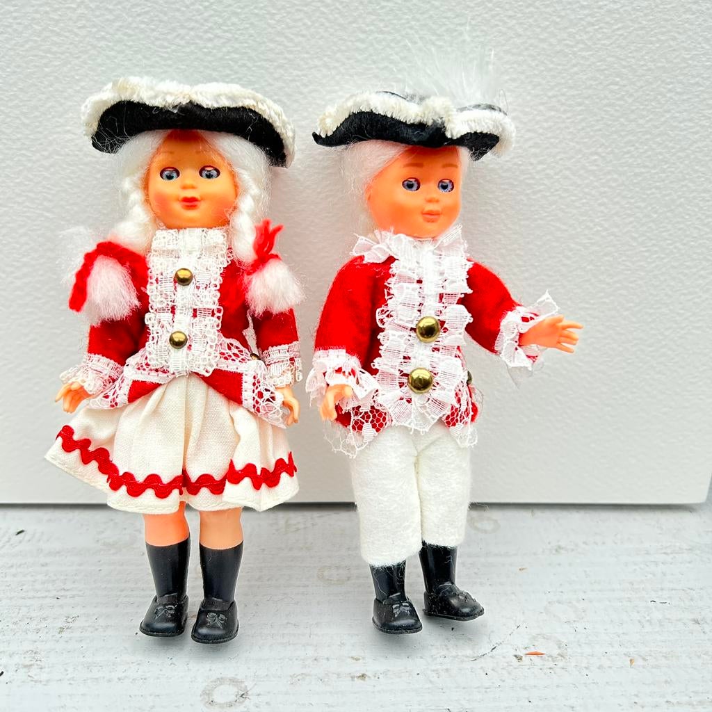 2 x pop dansmariekes 14 cm, Verzamelen, Poppen, Ophalen of Verzenden, Zo goed als nieuw, X, Pop