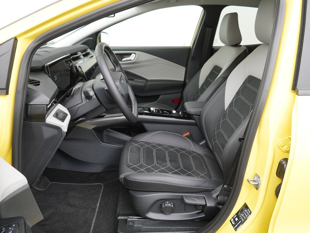 Ford Puma Gen-E Premium 44 kWh | Winter Pack | Driver Assist, Auto's, Automatische klimaatregeling, Puma, Leder en Stof, Geel