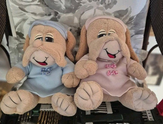 originele Nicky Toy Knuffel hond Roze en Blauw Set met kaart, Overige merken, Overige karakters, Konijn, Ophalen of Verzenden