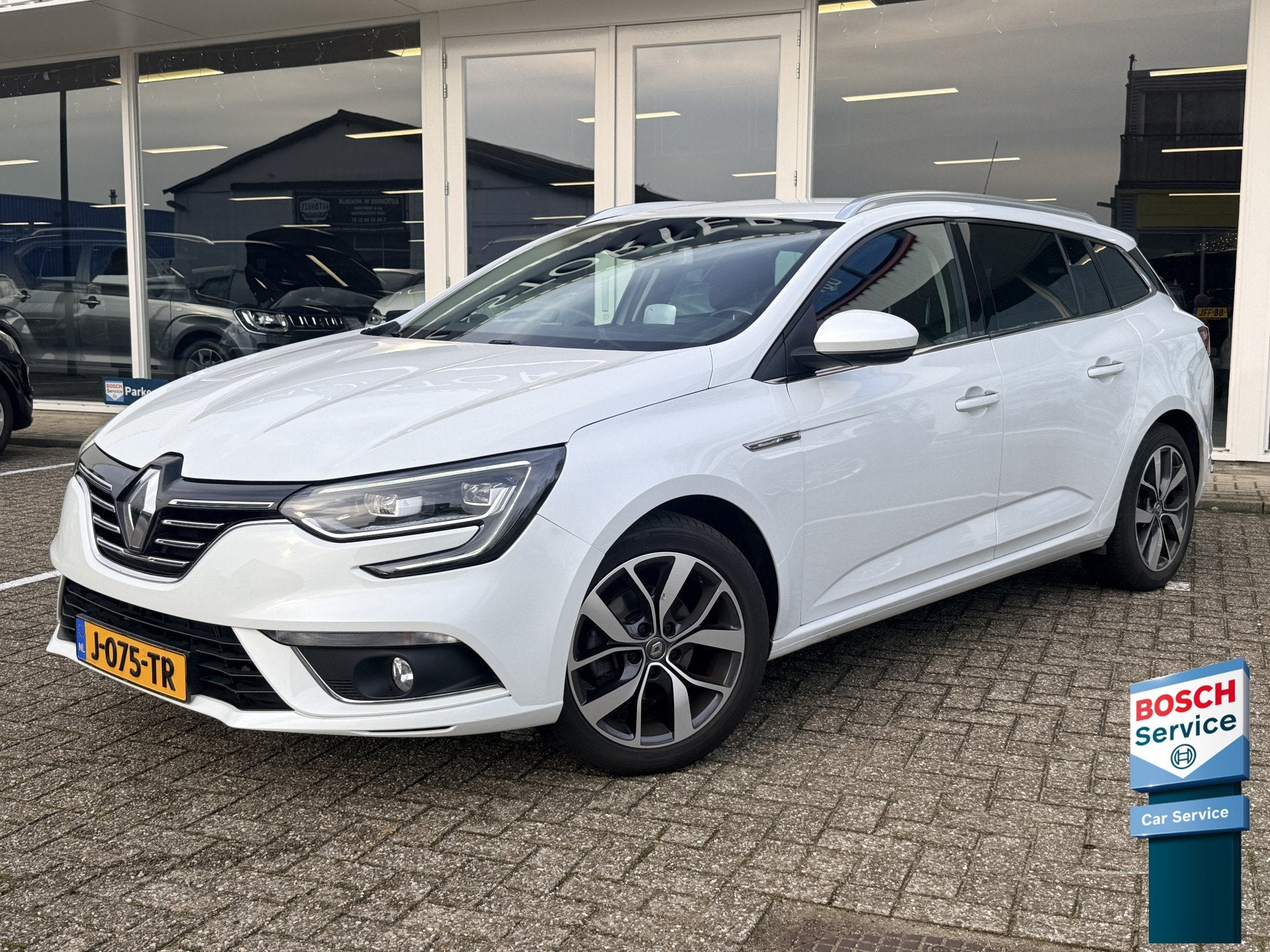 Renault Mégane Estate 1.2 TCe Bose Edition | LED | Keyless, Voorwielaandrijving, Parkeersensor, Gebruikt, 4 cilinders