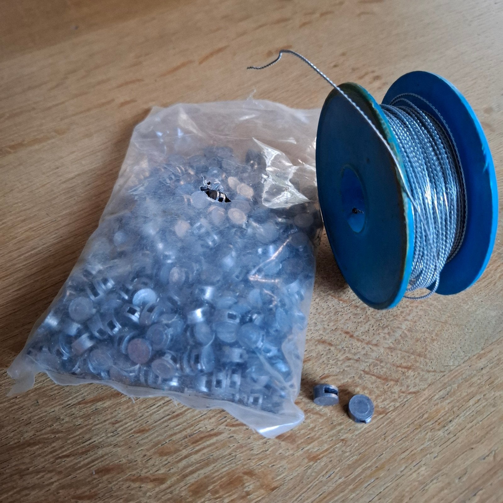 Loodjes 1kg en ijzerdraad, Ophalen of Verzenden, Gebruikt