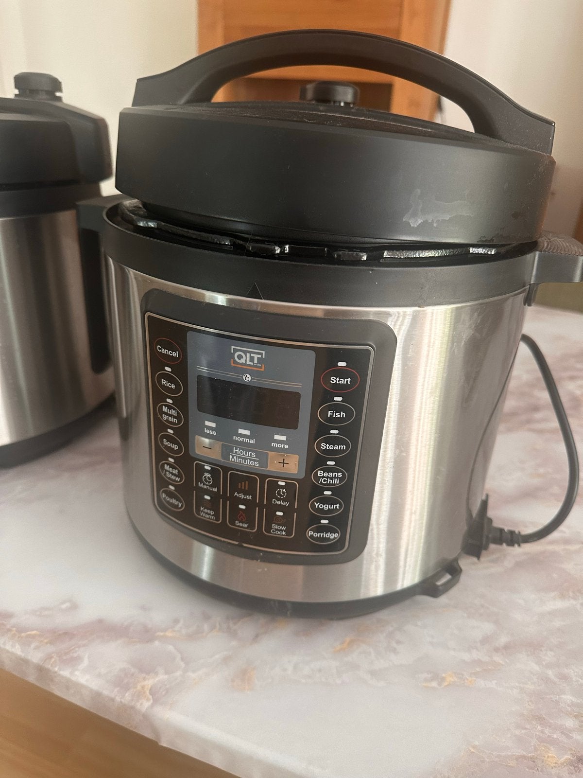 2x QLT Multicooker - 1 met deuk, werkt prima, Ophalen, Gebruikt