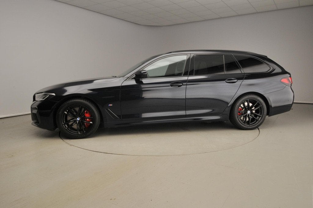 BMW 5 Serie Touring 540i xDrive | M-Sportpakket | LED | Navi, Stof, Gebruikt, Zwart, Origineel Nederlands