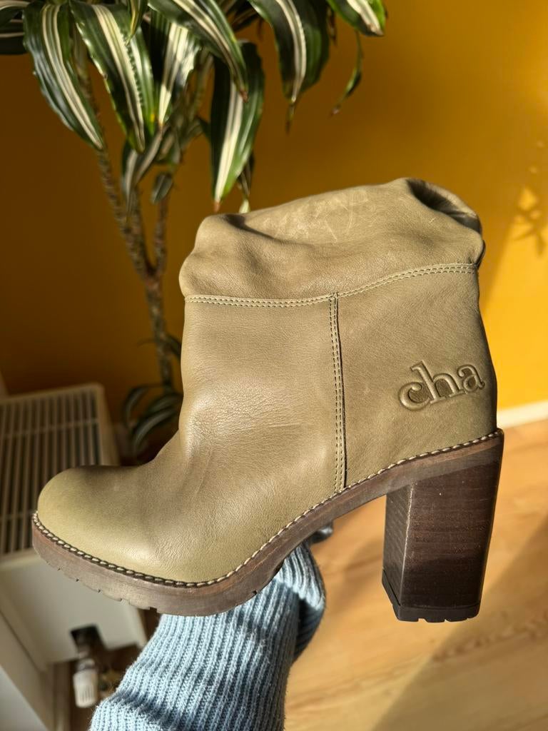 CHA block heel boots with knee high gathered leather- green, Ophalen of Verzenden, Zo goed als nieuw, Groen