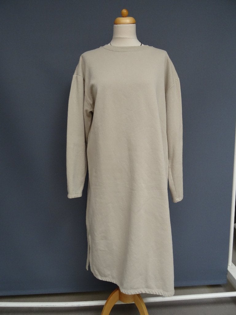 SALE !! H & M maat M, ruimvallende sweatstof jurk., Maat 38/40 (M), H&M, Beige, Ophalen of Verzenden