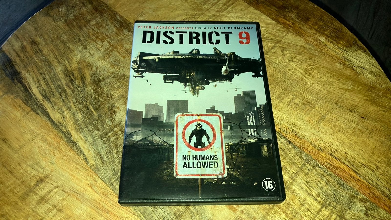 District 9 dvd, Ophalen of Verzenden, Zo goed als nieuw
