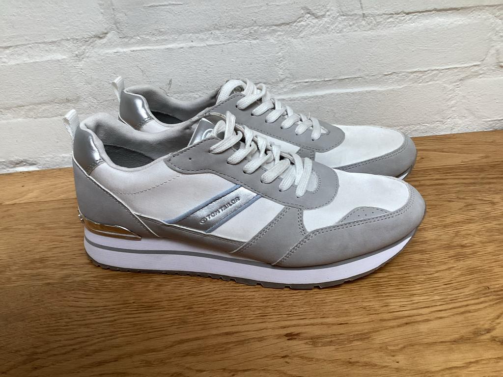 Tom Tailor Sneakers Maat 42 Grijs/Wit, Kleding | Dames, Schoenen, Ophalen of Verzenden, Sneakers of Gympen, Grijs, Gedragen