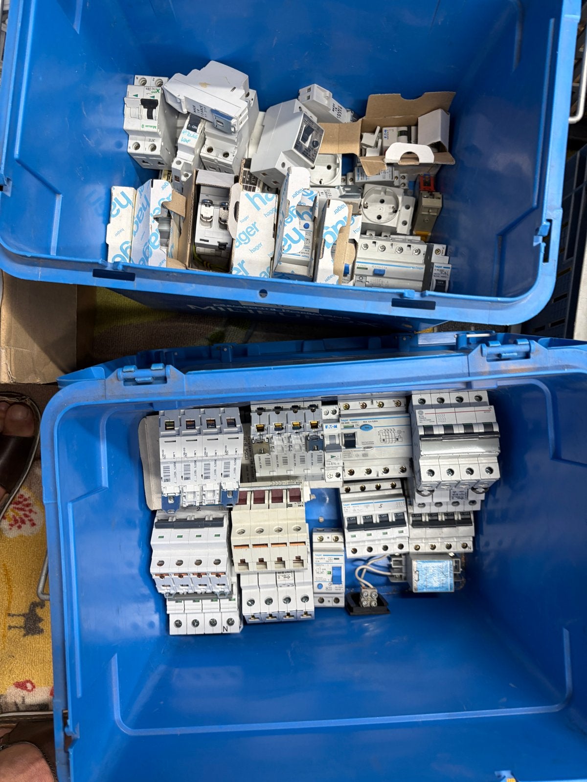 2 kratten met automaten voor meterkast, diverse maten, Ophalen of Verzenden, Nieuw, Hager, Installatieautomaat