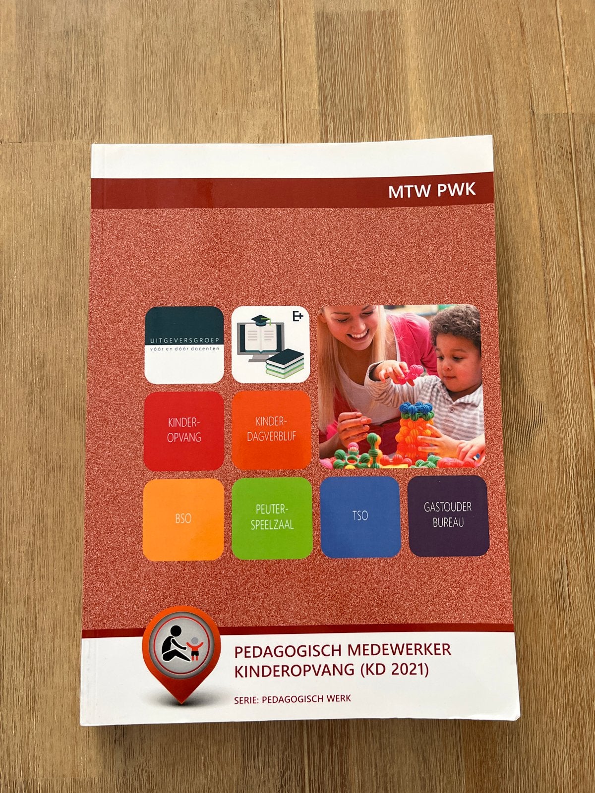 Schoolboek Pedagogisch Medewerker Kinderopvang (KD 2021), Ophalen, Zo goed als nieuw, Overige niveaus, Overige vakken