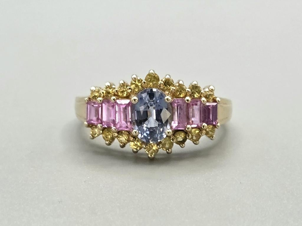 Gouden Vintage ring met edelstenen saffier. 2026/254., Sieraden, Tassen en Uiterlijk, Ringen, 18 tot 19, Overige kleuren, ., Ophalen of Verzenden
