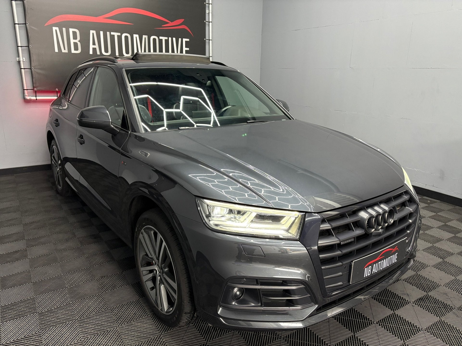 Audi Q5 55 TFSI e Quattro Competition S-line, Dealer onderhouden, 4 cilinders, Bedrijf, Hybride Elektrisch/Benzine