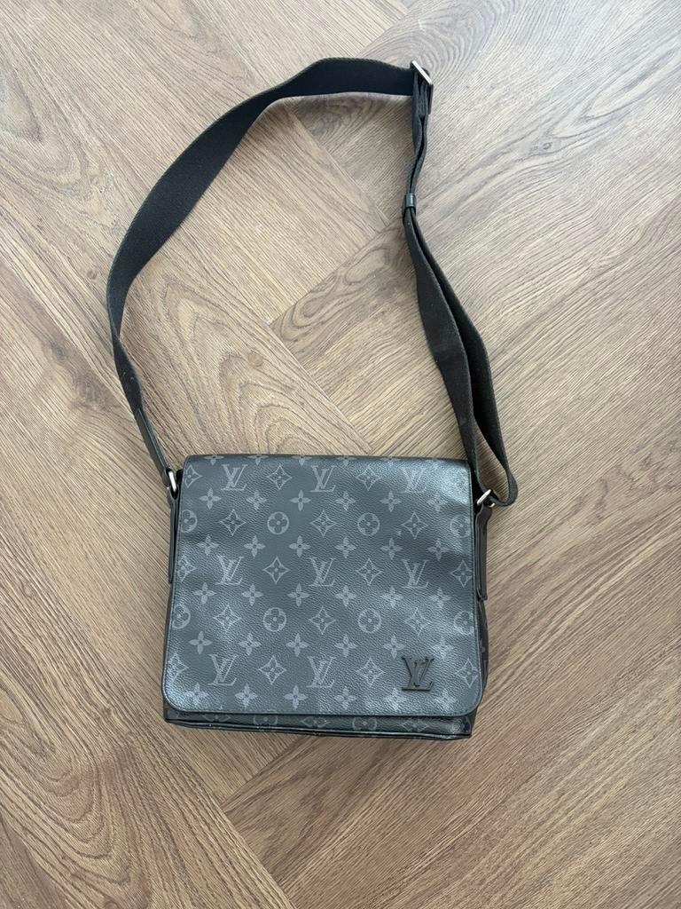 Louis vuitton messenger bag, Ophalen of Verzenden, Zo goed als nieuw, Zwart