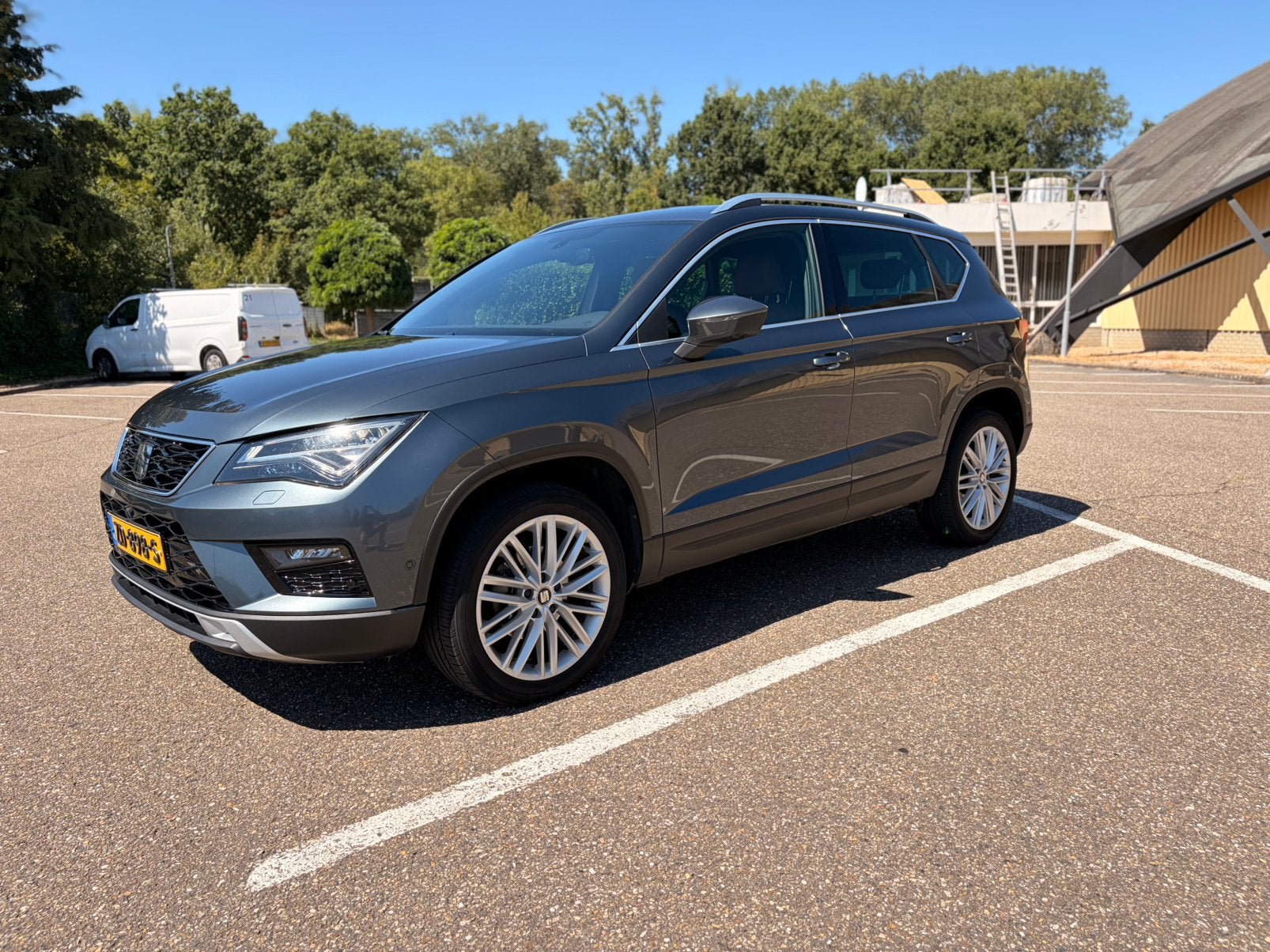 SEAT Ateca 1.5 TSI Xcellence | DSG | Virtual Cockpit | 360*, 1498 cc, 4 cilinders, Ateca, Bruin