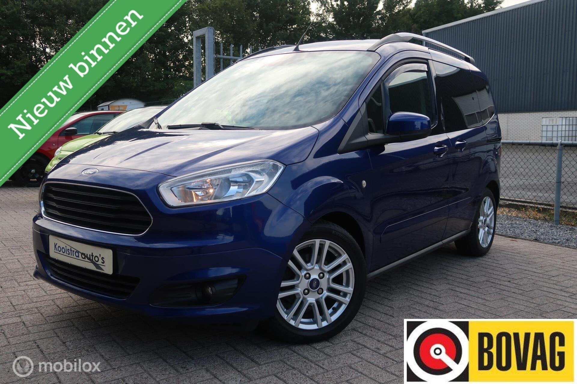 Ford Tourneo Courier 1.0 Titanium, Auto's, Voorwielaandrijving, Gebruikt, Zwart, Blauw