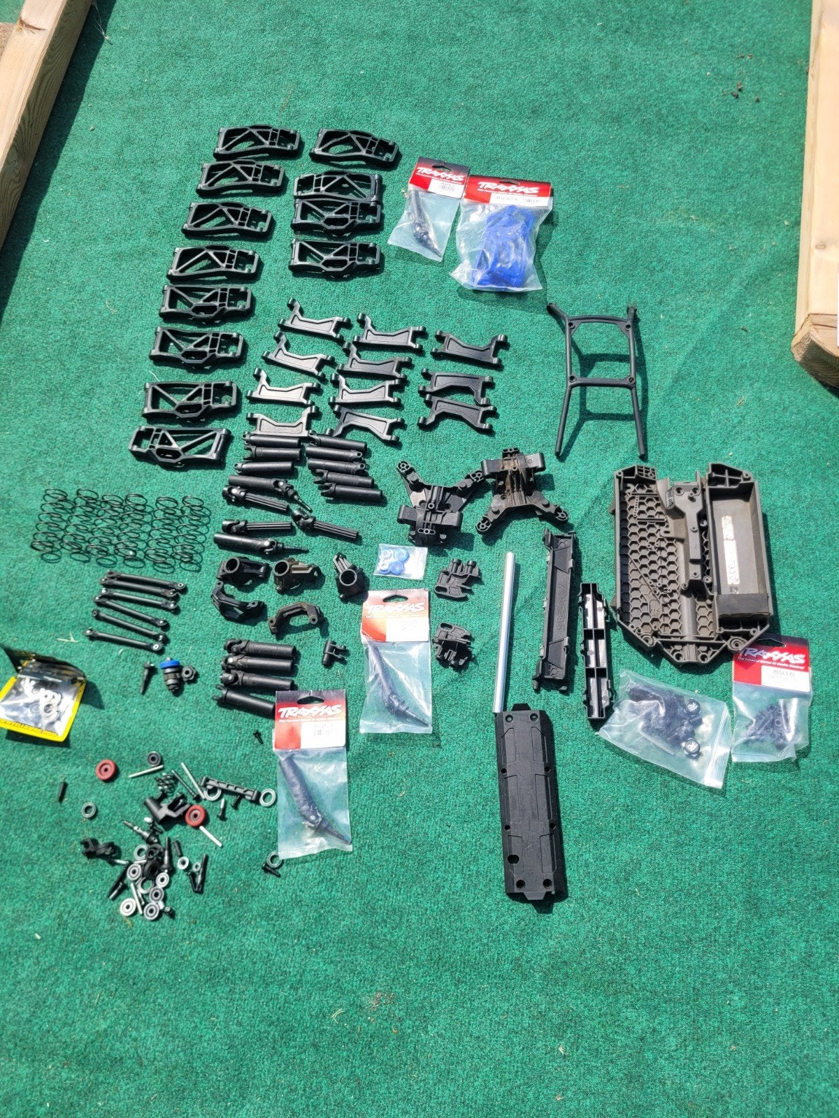 traxxas maxx 4s  v1 delen, Hobby en Vrije tijd, Ophalen of Verzenden, Overige schalen, Auto offroad