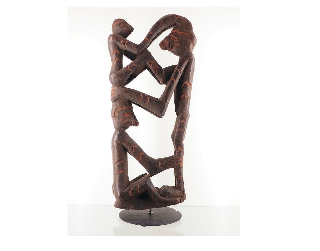 Asmat 3 figuren voorouderbeeld op leisteen-65cm (260110-50), Hout, Bruin, 65 cm, Papoea-Nieuw-Guinea