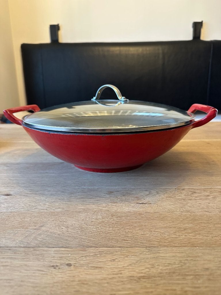 Gietijzeren wok met glazen deksel, Huis en Inrichting, Keuken | Potten en Pannen, Gebruikt, Wok, Gietijzer, Met deksel, Overige merken
