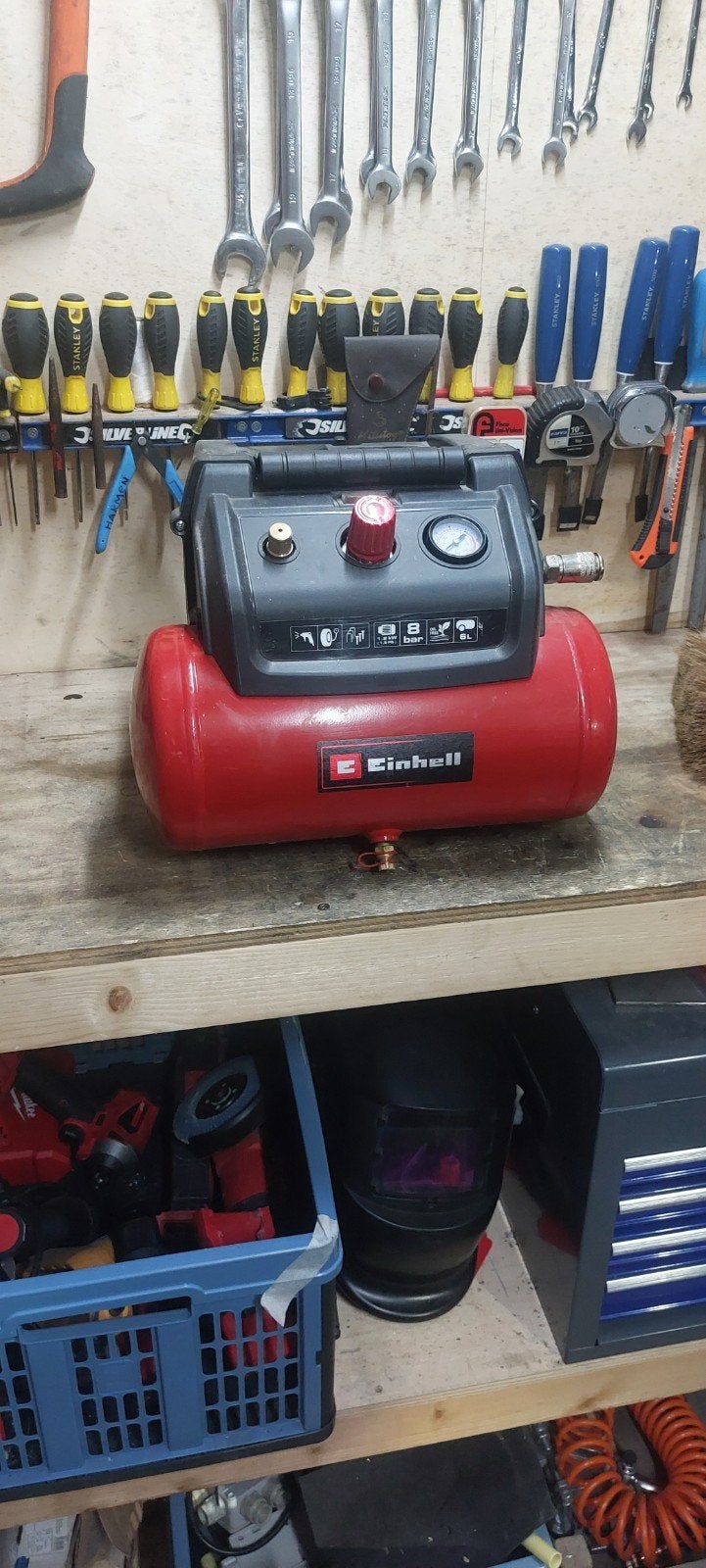 Einhell Compressor met accessoires, Ophalen, 6 tot 10 bar, Zo goed als nieuw, Minder dan 200 liter/min