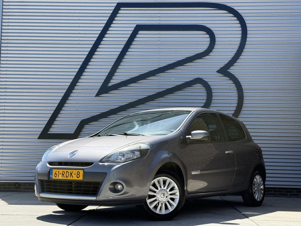 Renault Clio 1.2 Collection 2e Eigenaar|Airco|Trekhaak|Cruis, Auto's, Voorwielaandrijving, Euro 5, 4 cilinders, 49 €/maand
