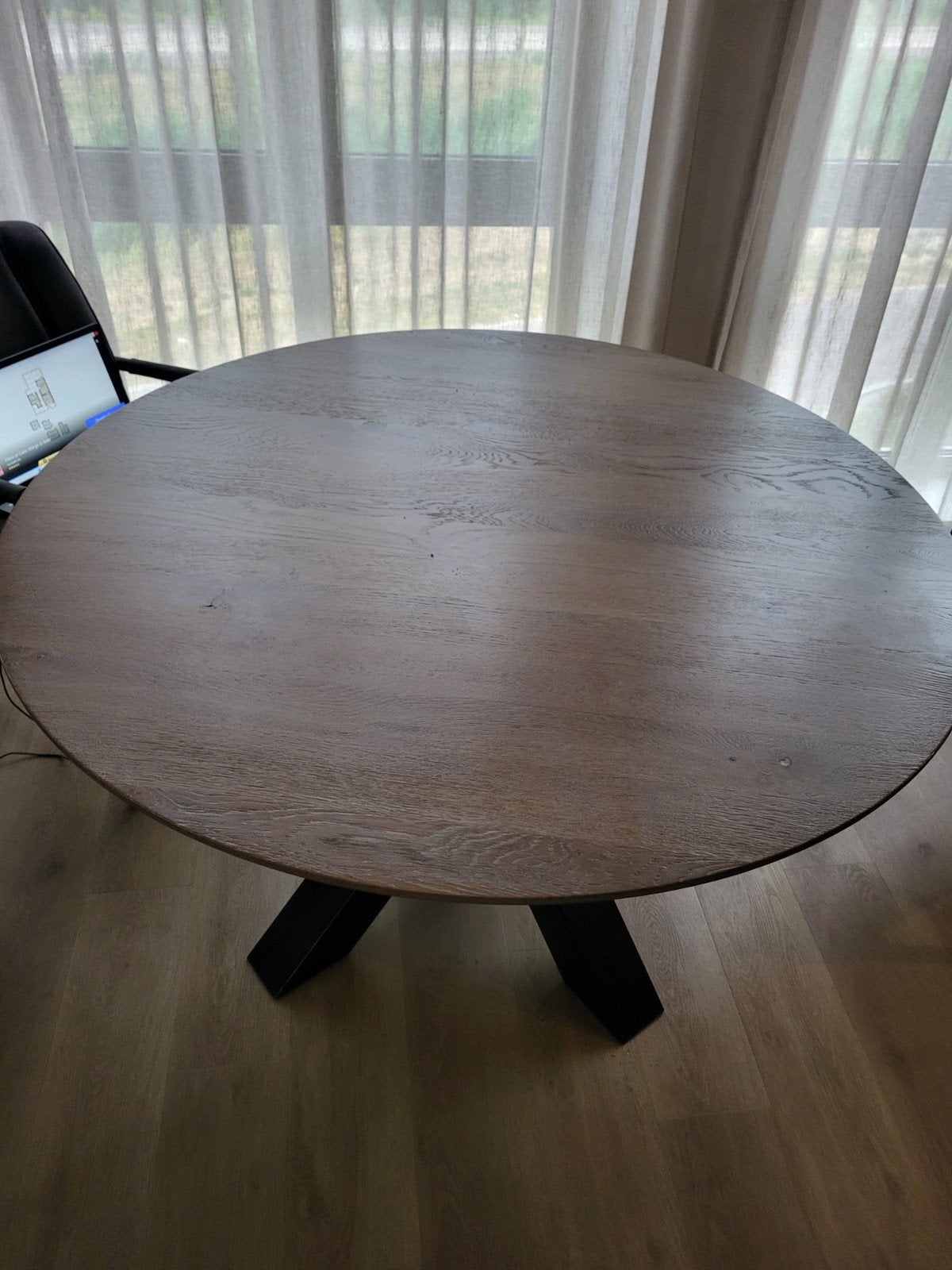 Ronde eettafel 130cm met stalen kruispoot, Huis en Inrichting, Tafels | Eettafels, Gebruikt, Rond, Vier personen, Ophalen