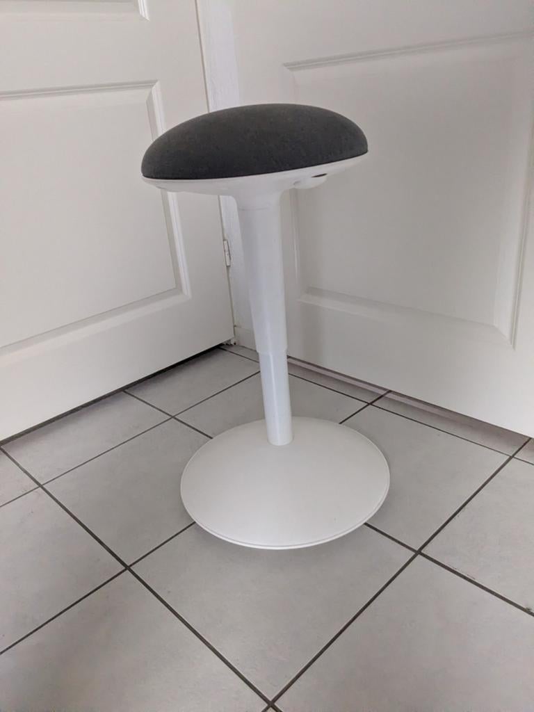 Nilserik. Ikea, Ophalen, In hoogte verstelbaar