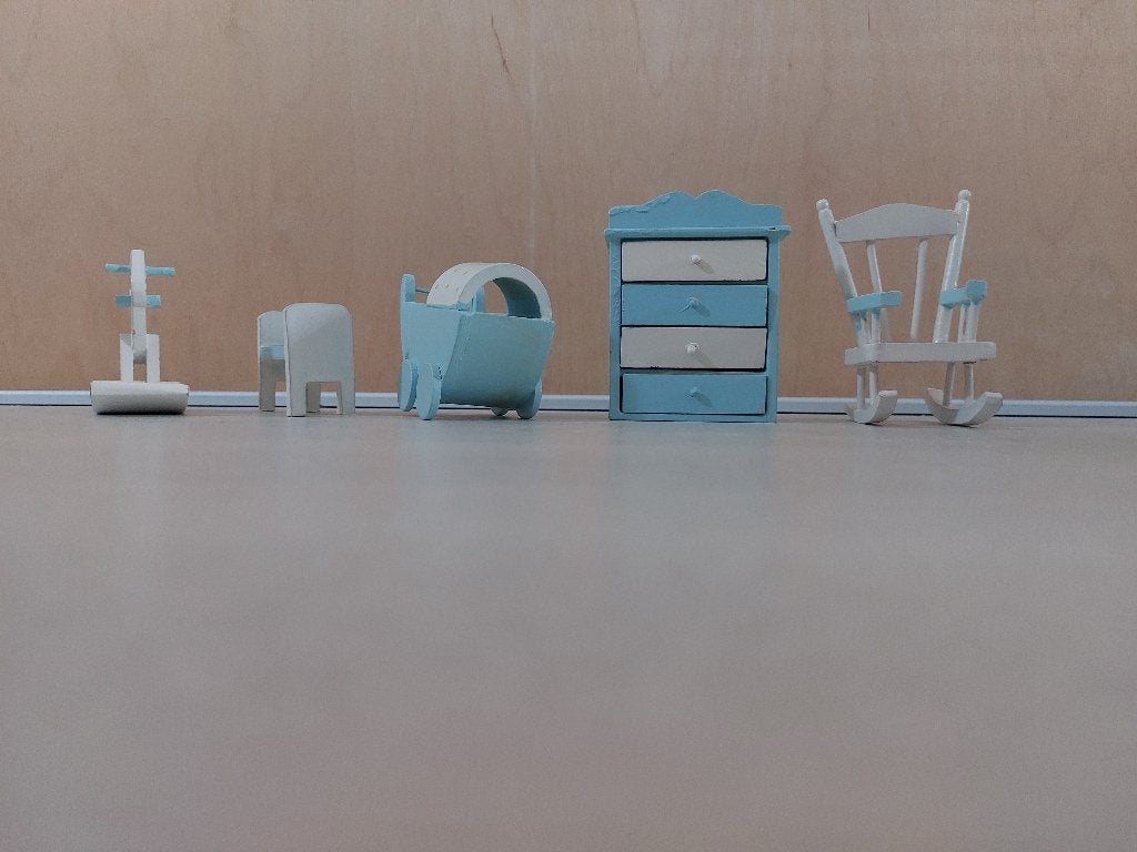 Houten meubels poppenhuis blauw wit, Ophalen of Verzenden, Gebruikt, Toebehoren