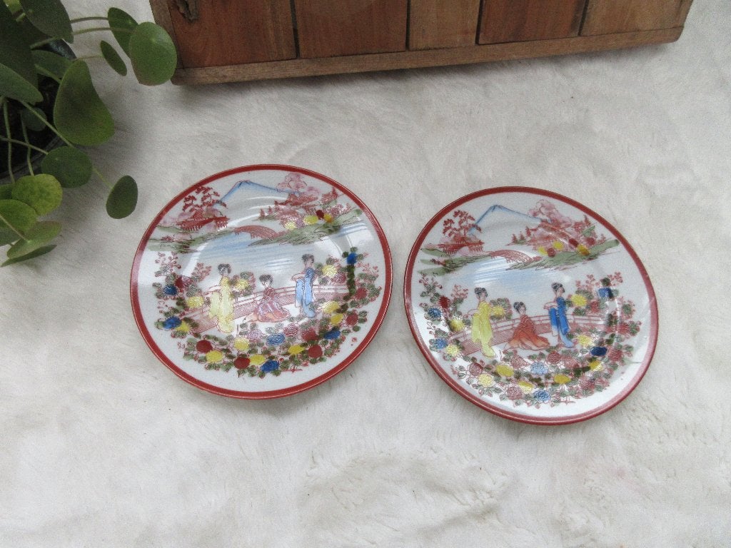 2 mooie ontbijtbordjes bordjes Kutani porselein (?) Japan, Antiek en Kunst, Ophalen of Verzenden