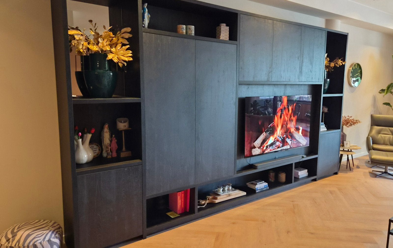 Moderne wandkast/cinewall op maat gemaakt 4.40 x 2.50 x 0.44, Huis en Inrichting, Ophalen, 200 cm of meer, 200 cm of meer, 25 tot 50 cm