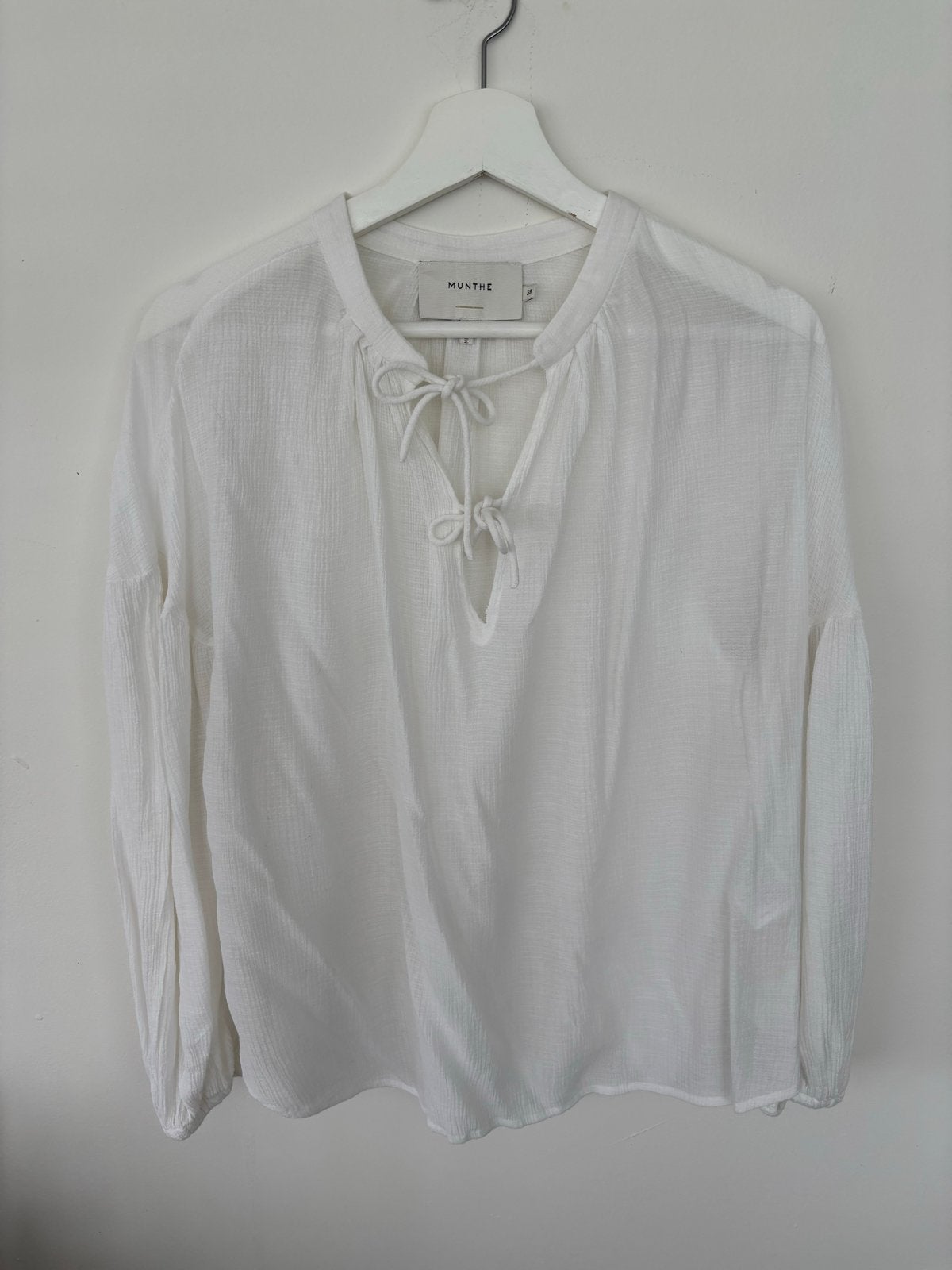 Munthe Witte Blouse Maat 38, Kleding | Dames, Blouses en Tunieken, Zo goed als nieuw, Maat 38/40 (M), Wit, Ophalen of Verzenden