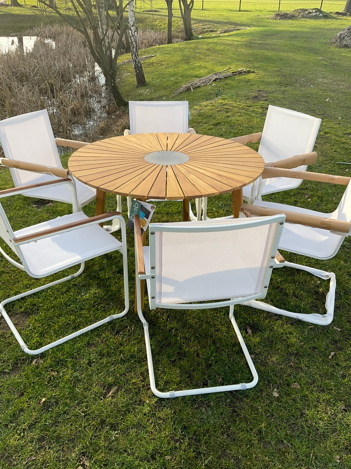 6 NIEUWE stoelen en een hardhouten tafel 110cm, Tuin en Terras, Tuinsets en Loungesets, Ophalen, Zo goed als nieuw, Teakhout