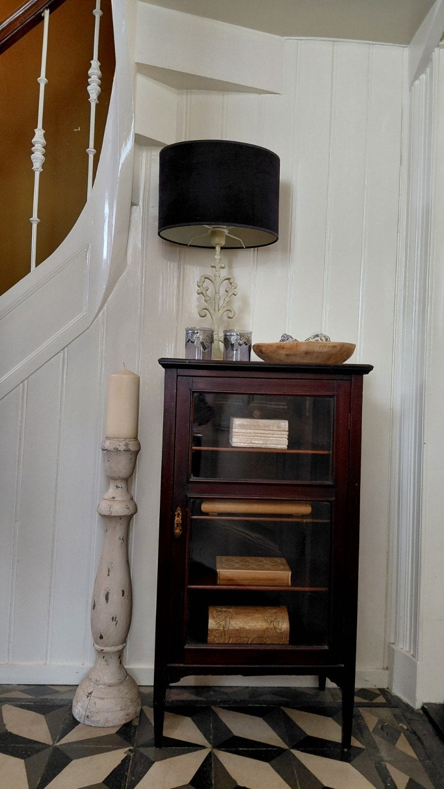 Engelse Antieke Vitrinekast - Massief Hout, Huis en Inrichting, Ophalen, Met plank(en), Gebruikt, 100 tot 150 cm