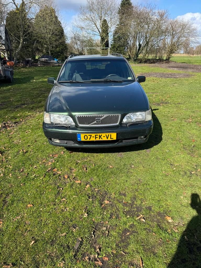 Volvo V70 2.4 140PK 2000 Groen, Auto's, Stationwagon, Particulier, 1600 kg, Groen