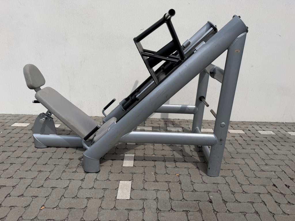 Gym80 Sygnum legpress plate loaded !!
