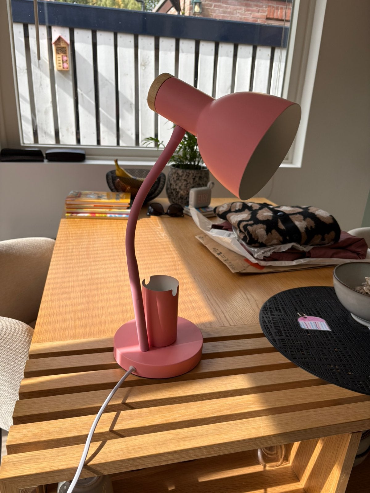 Bureaulamp roze met pennenbak en lichtbron!, Roze, Ophalen, Nieuw, Bureaulamp