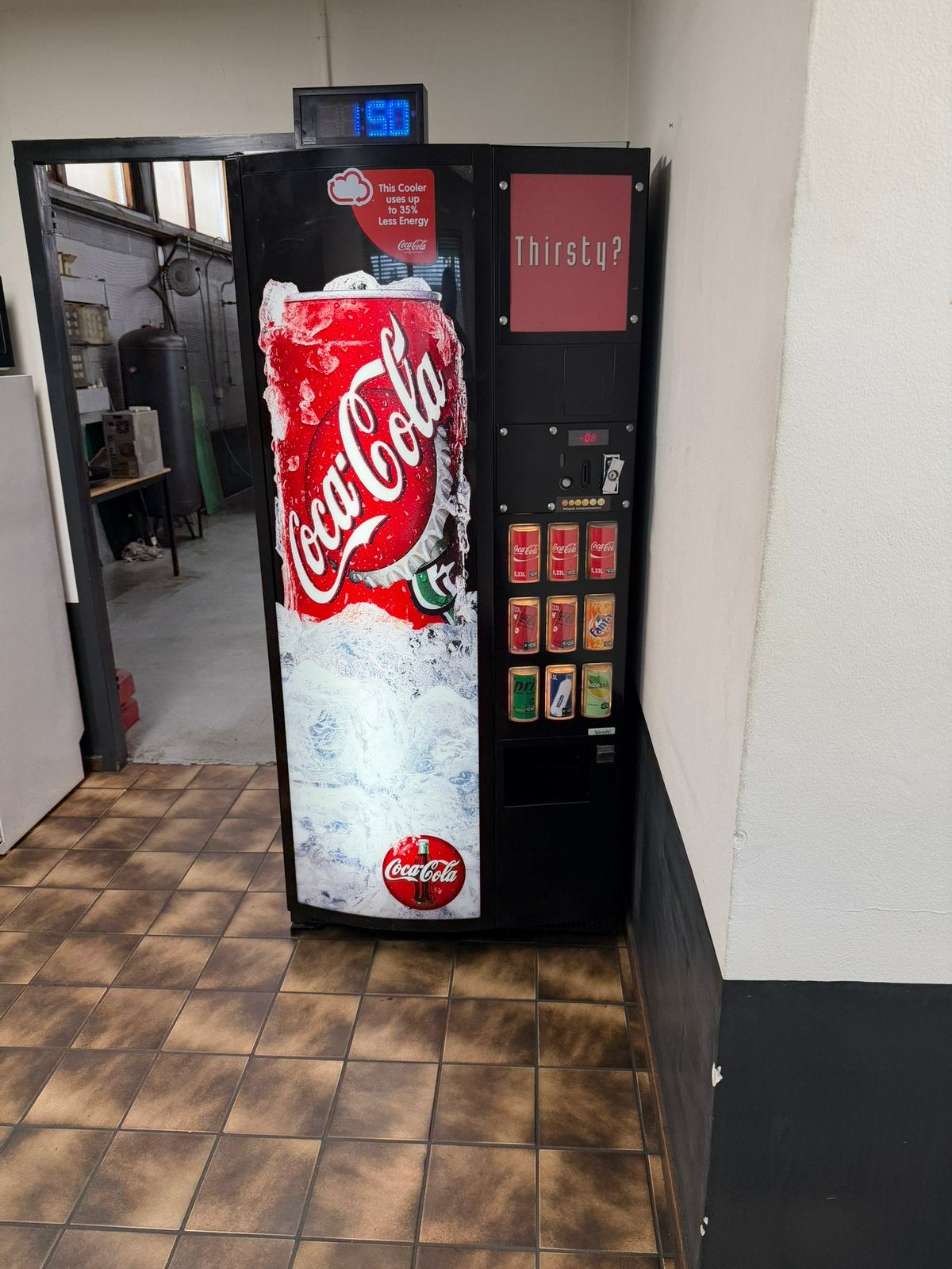 Frisdrank automaat (blikjes), Ophalen, Zonder vriesvak, 200 liter of meer, 60 cm of meer