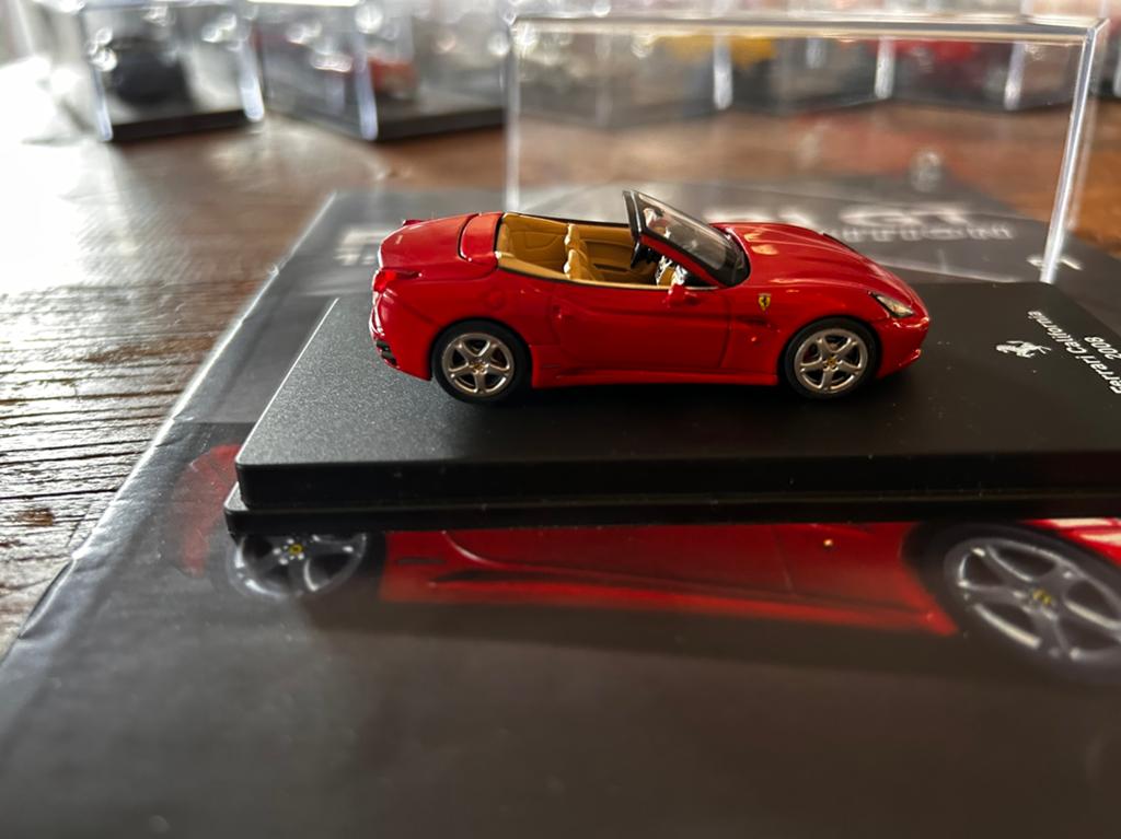 Ferrari California (2008) Ferrari GT 1/64 collectie, Hobby en Vrije tijd, Ophalen of Verzenden, Zo goed als nieuw, Auto