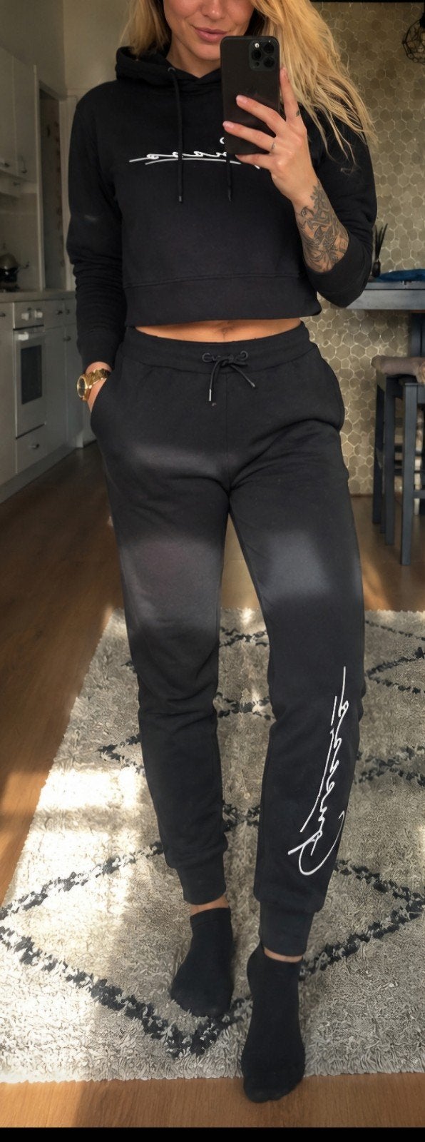 Guess Trainingspak Zwart - Cropped Hoodie & Joggingbroek, Kleding | Dames, Guess, Zwart, Ophalen of Verzenden, Zo goed als nieuw