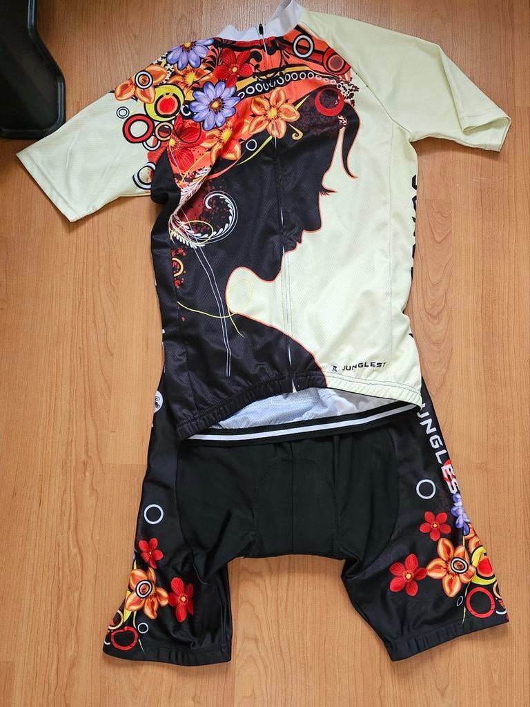 Dames wielerset (shirt + fietsbroek) met bloemen, XL, Fietsen en Brommers, Fietsaccessoires | Fietskleding, Zo goed als nieuw