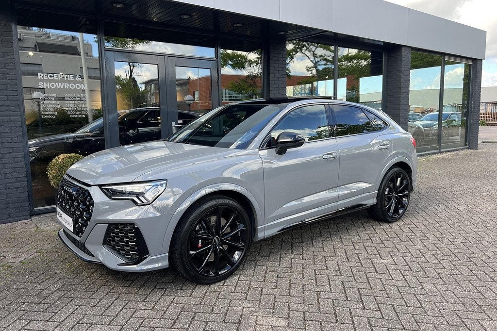 Audi RS Q3 Sportback 2.5 TFSI I Pano I Sonos I 360°, Auto's, Audi, Automaat, Gebruikt, 1675 kg, Bedrijf