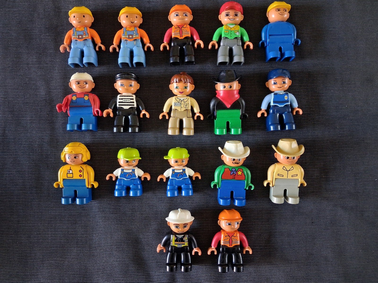 17 losse Duplo poppetjes, Gebruikt, Ophalen of Verzenden, Www.lego.com/nl-nl/service/contact-us, Minifiguur