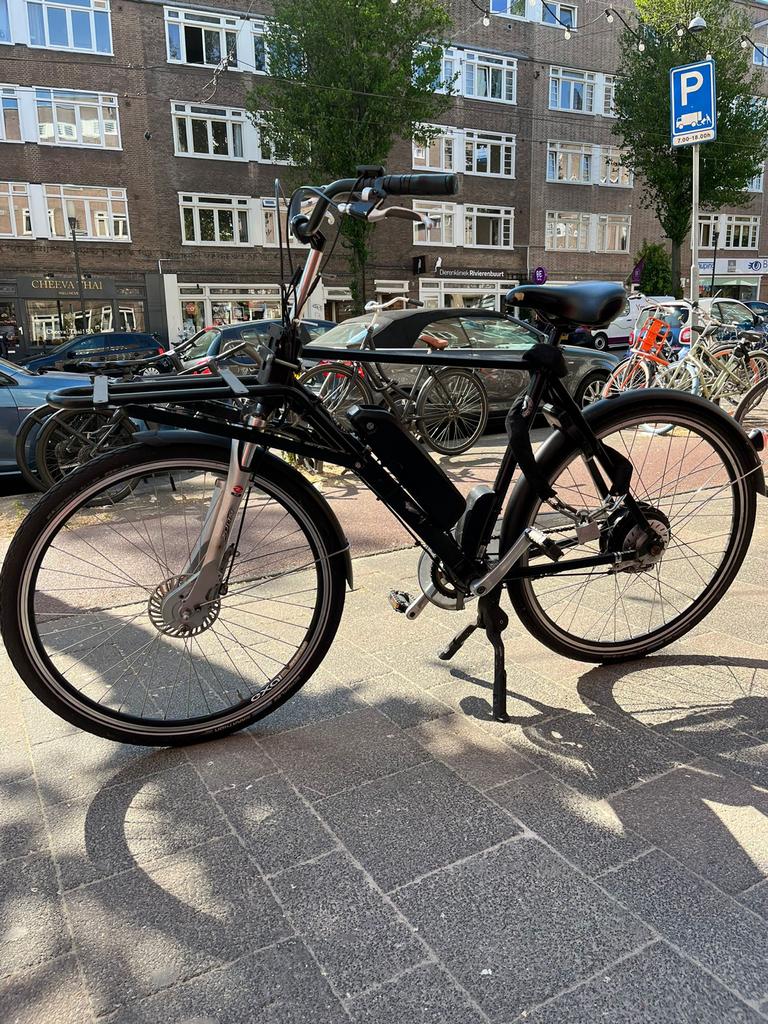 Elektrische bezorgfiets met bak, losse accu en oplader, Fietsen en Brommers, Elektrische fietsen, Ophalen, Gebruikt, 30 tot 50 km per accu