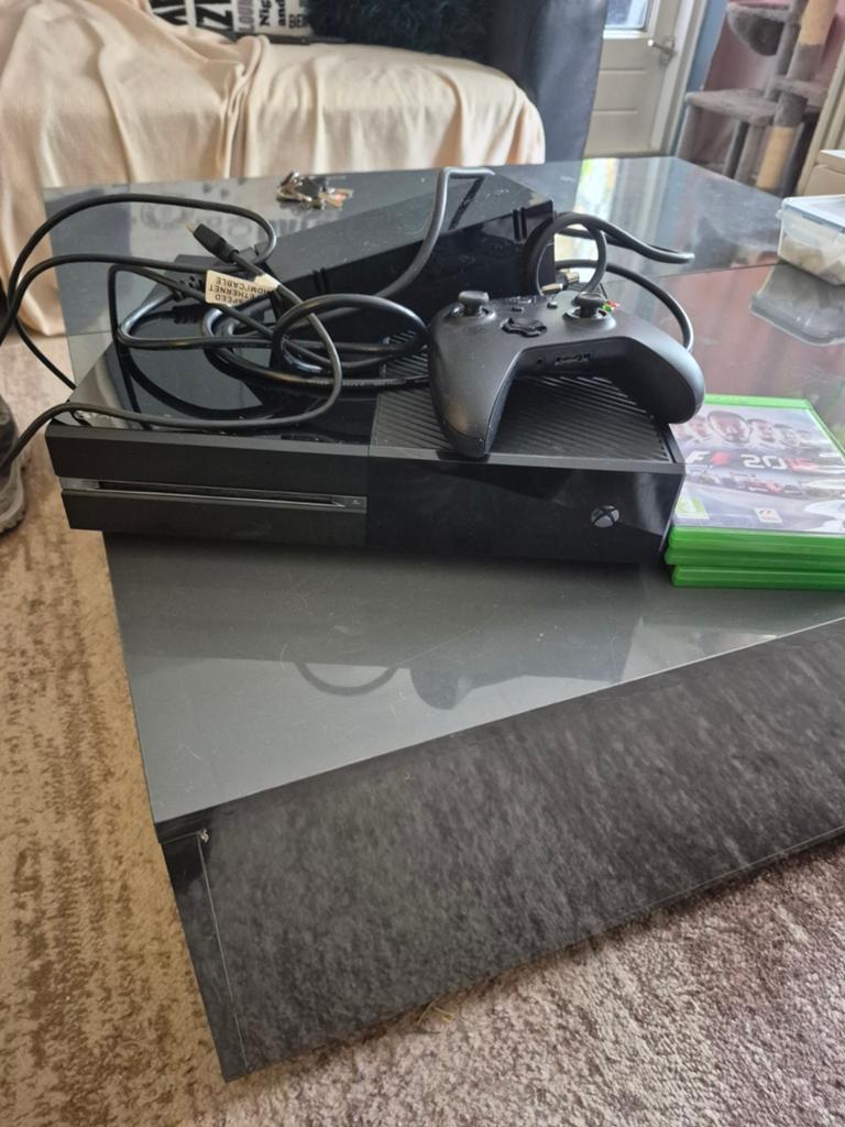 Xbox one tekoop, Spelcomputers en Games, Spelcomputers | Xbox One, Ophalen of Verzenden, Gebruikt, 500 GB, Met 1 controller
