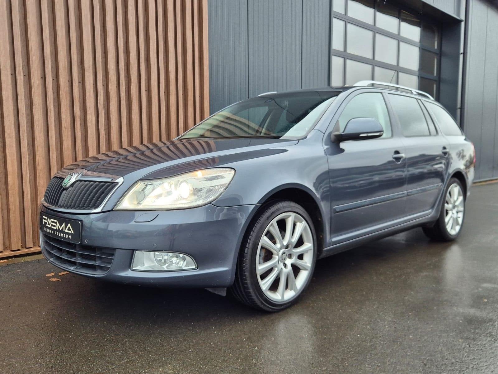 Skoda Octavia Combi 1.8 TSI Elegance Business Line Automaat, Auto's, Skoda, Euro 5, Gebruikt, 4 cilinders, 160 pk