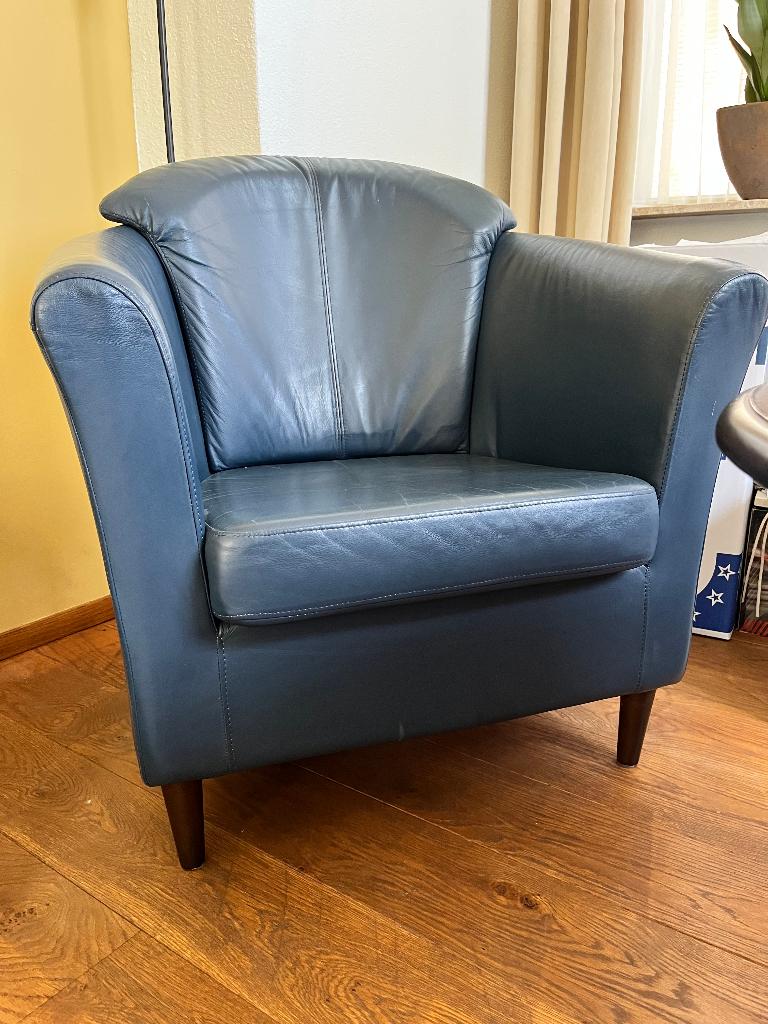 Leren Fauteuil stoeltje, leer, blauw, 2 stuks (Apeldoorn), Ophalen, Gebruikt, Minder dan 75 cm, Modern klassiek