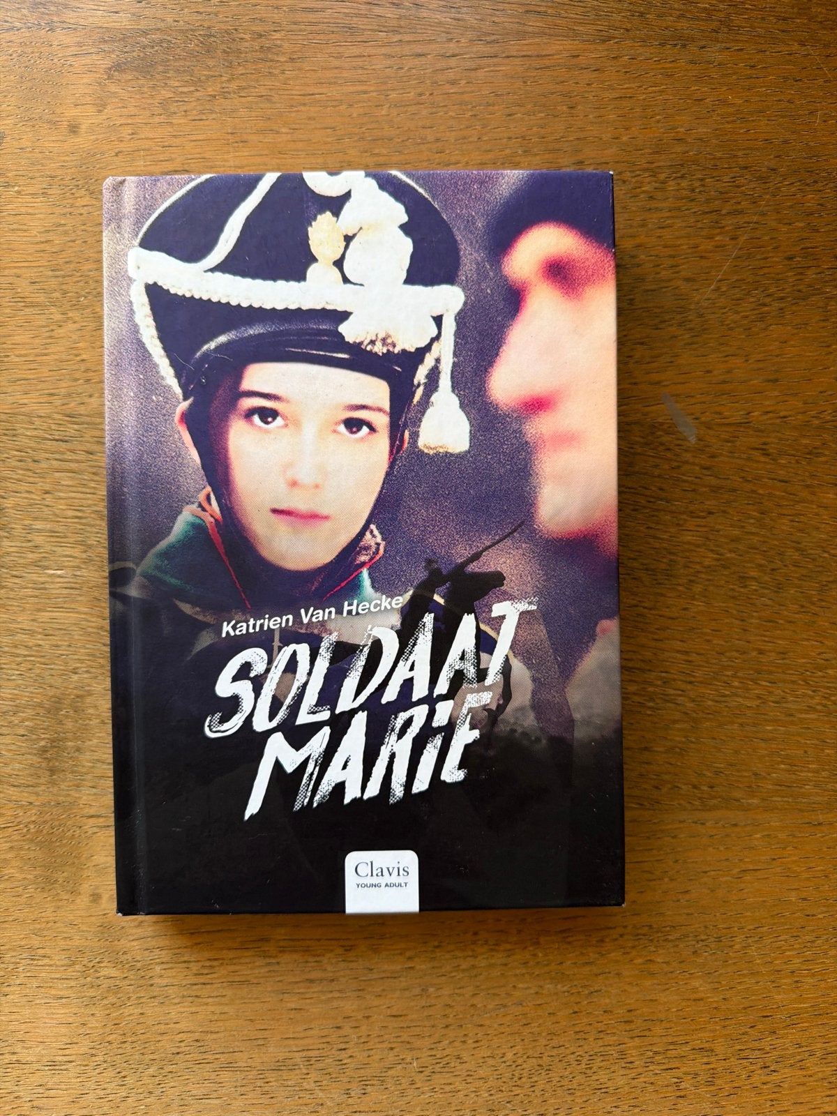 Soldaat Marie - Historische roman voor jongvolwassenen, Ophalen of Verzenden, Zo goed als nieuw