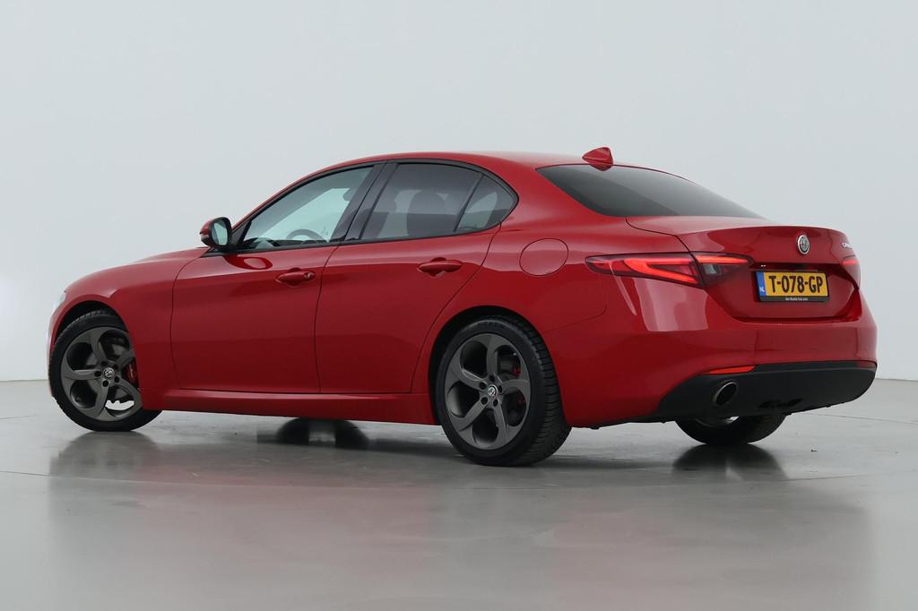 Alfa Romeo Giulia 2.0T Super | Trekhaak | Camera | Leder | K, Auto's, Automaat, 745 kg, Achterwielaandrijving, Euro 6