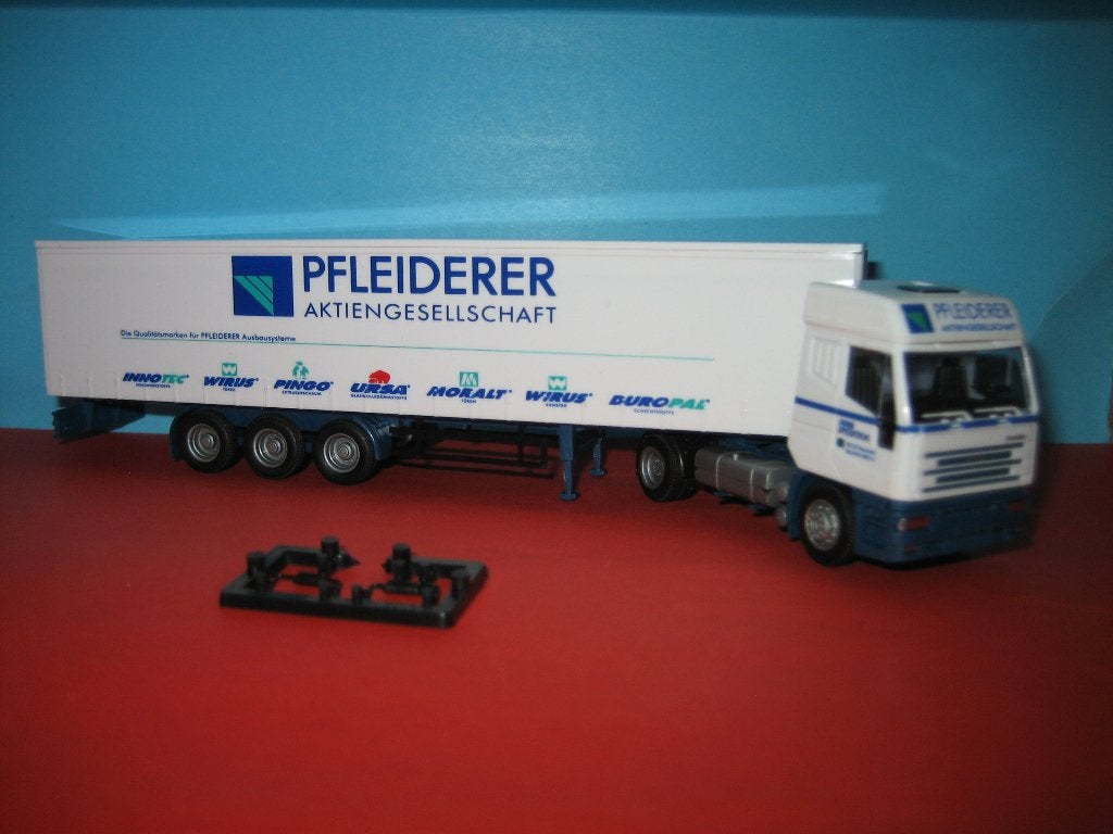 Pfleiderer  IVECO  met oplegger  AWM, Ophalen of Verzenden, Zo goed als nieuw, Bus of Vrachtwagen, AWM