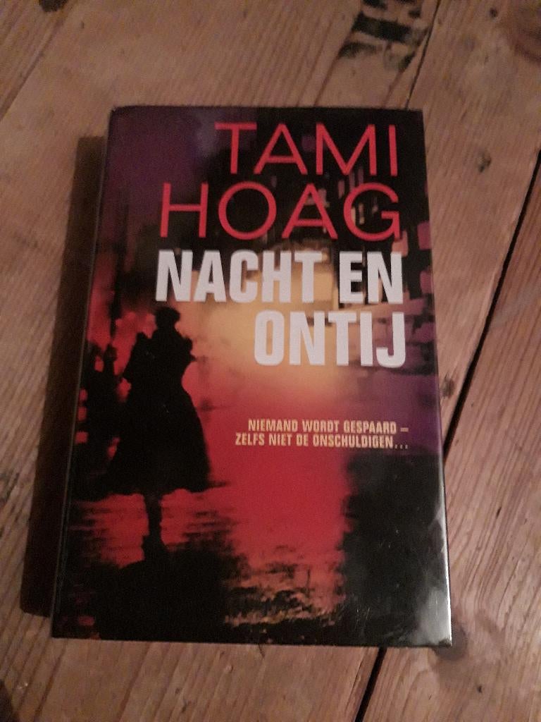 Nacht en Ontij, Ophalen of Verzenden, Zo goed als nieuw, Tami Hoag