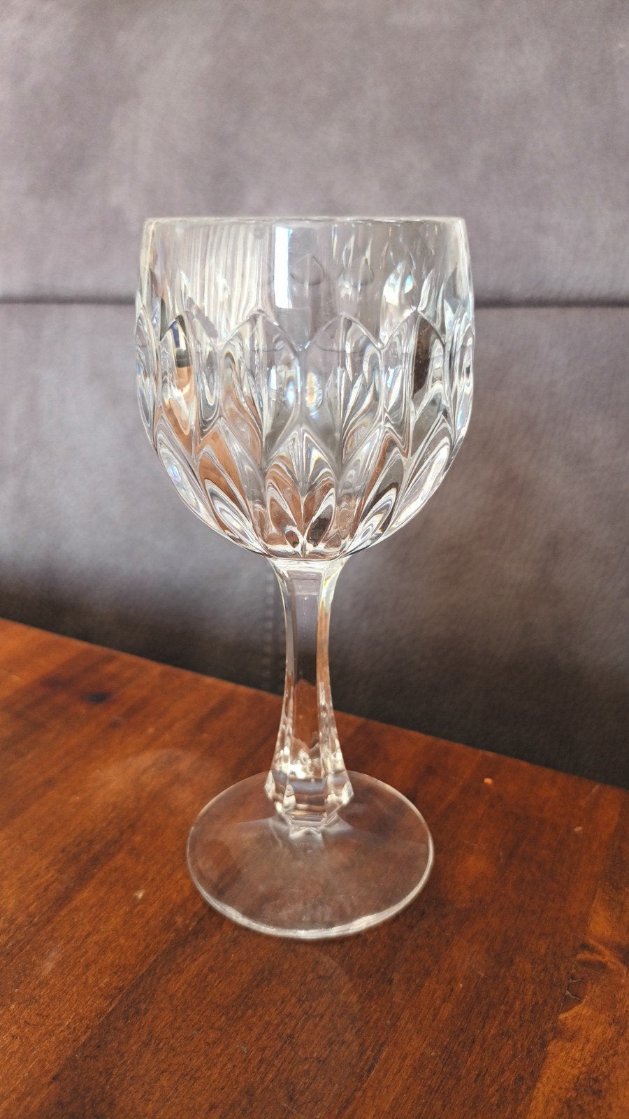 Decoratief geslepen kristallen wijnglas, Ophalen of Verzenden