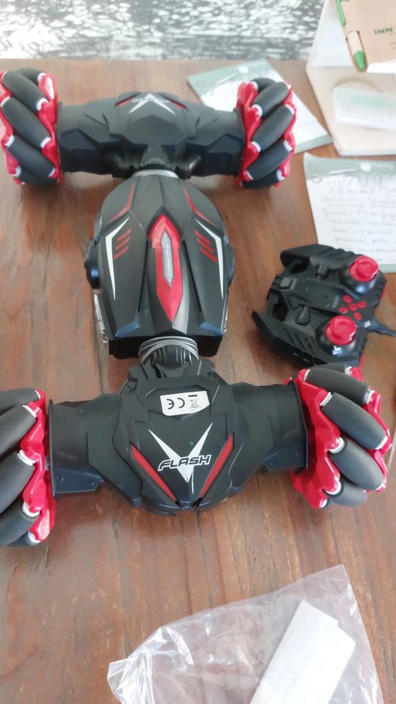 Flash Afstand Bestuurbare Auto/Robot - RC Stuntvoertuig, Auto offroad, Zo goed als nieuw, RTR (Ready to Run), Overige schalen